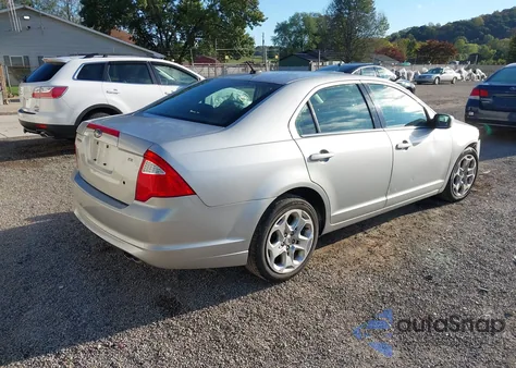 2010 Ford Fusion Se z USA, uszkodzony, nr VIN 3FAHP0HA0AR377981